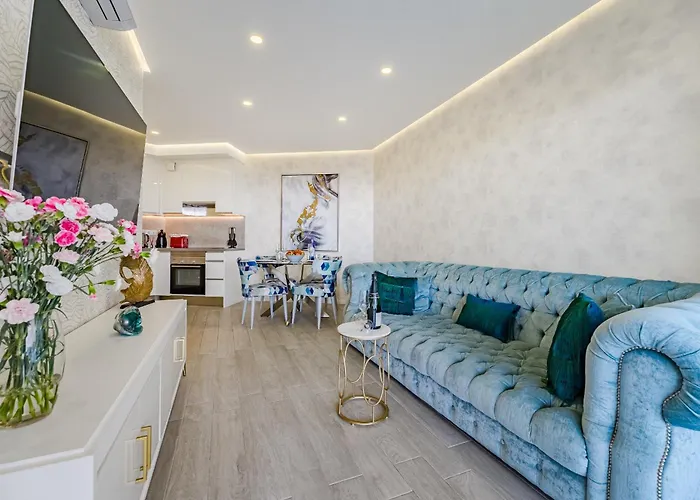 公寓 Sunset Bliss Penthouse With Airco & Heated Pool