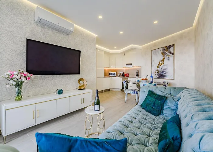 Sunset Bliss Penthouse With Airco & Heated Pool アパート