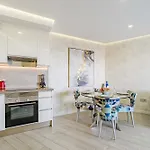 Sunset Bliss Penthouse With Airco & Heated Pool Lägenhet *